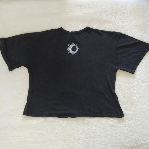 Riot Queen👑 "All You Need Is Love"❤️ Graphic Tee - Picture 2 of 7